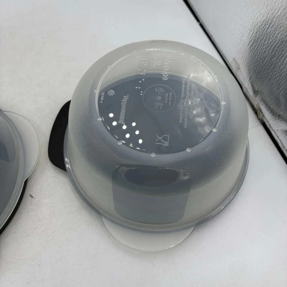 Tupperware Bowls Crystalwave 6.25 Cups Microwaveable Round Clear Bl Lid Lot of 2